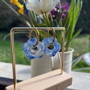 2/$30🌵 Blue Flower Hoop Earrings Acrylic Daisy Gold Huggie Jewelry Hippie NEW